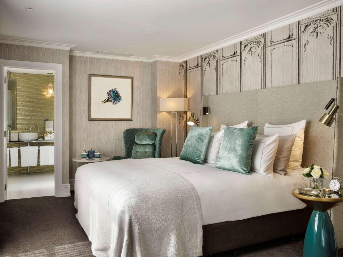 เฟเบิล โอ๊คแลนด์ เอ็มแกลเลอรี Hotel ภายนอก รูปภาพ A bedroom at The Dorchester