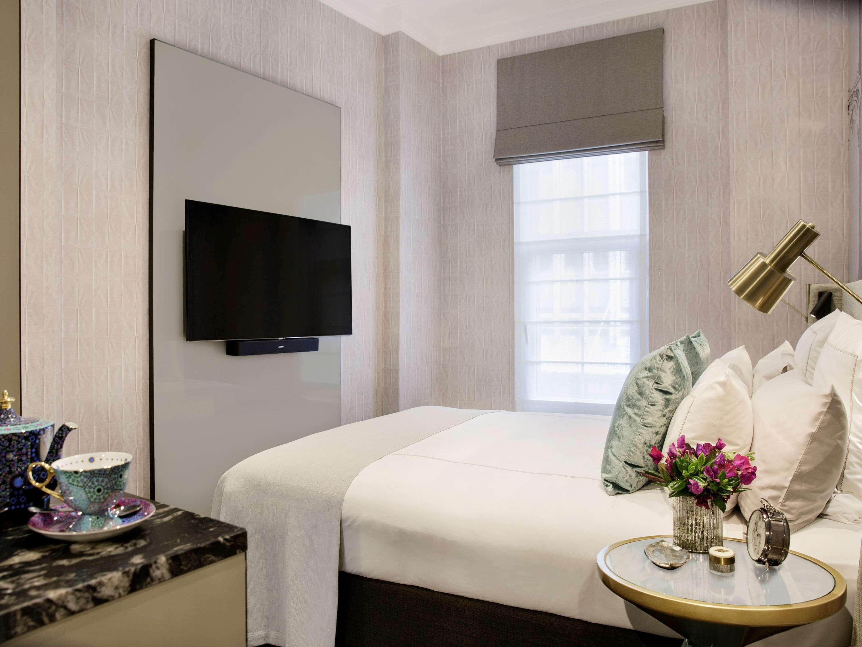 เฟเบิล โอ๊คแลนด์ เอ็มแกลเลอรี Hotel ภายนอก รูปภาพ A bedroom at the hotel