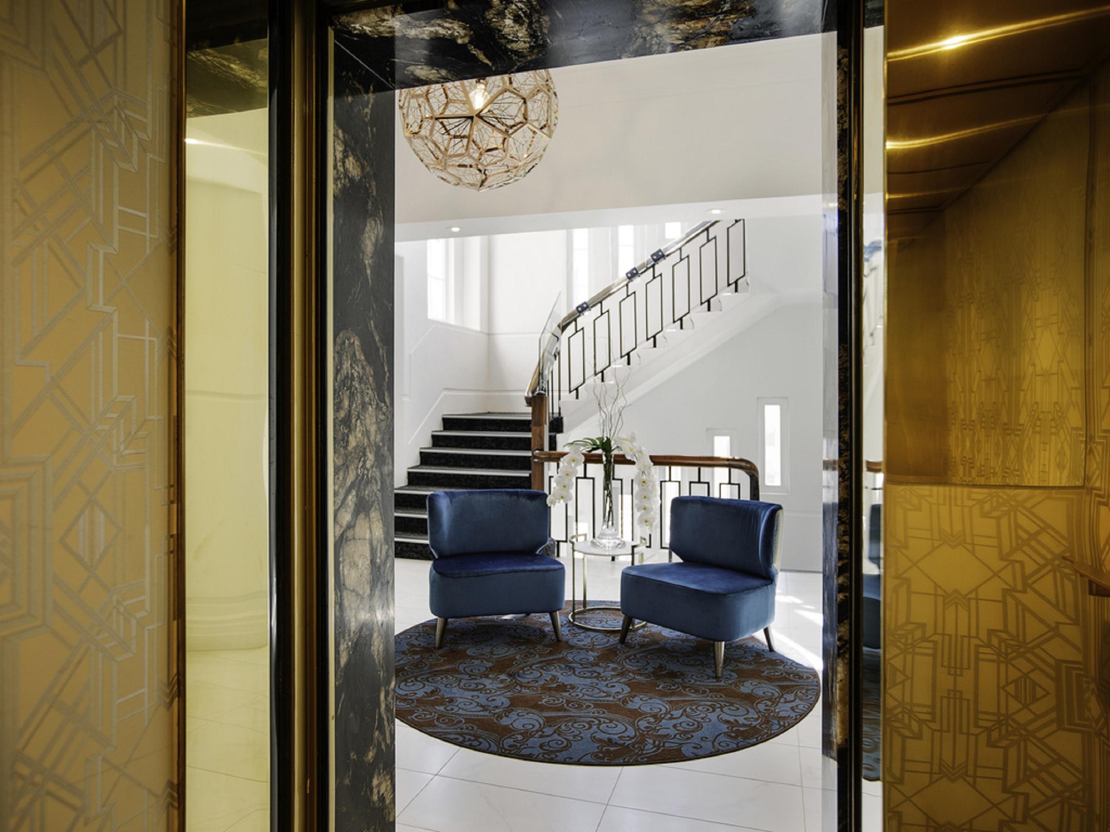 เฟเบิล โอ๊คแลนด์ เอ็มแกลเลอรี Hotel ภายนอก รูปภาพ The interior of the hotel