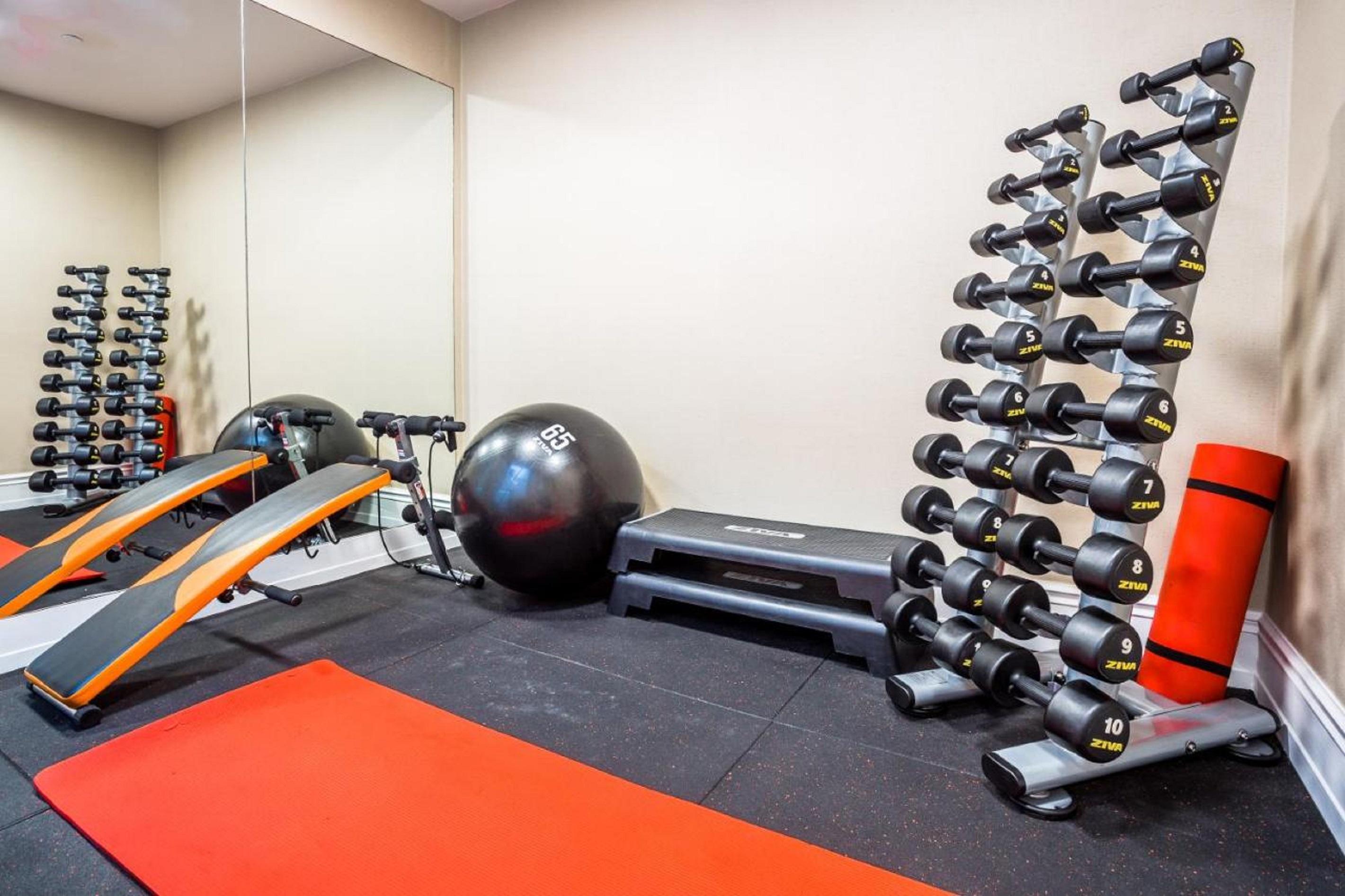 เฟเบิล โอ๊คแลนด์ เอ็มแกลเลอรี Hotel ภายนอก รูปภาพ The gym at the hotel